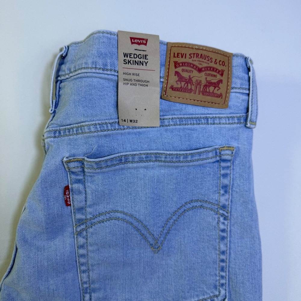 Levi's Wedgie Skinny Jeans Womens 32x26 Light Wash High Rise Button Fly Crop - Picture 8 of 15